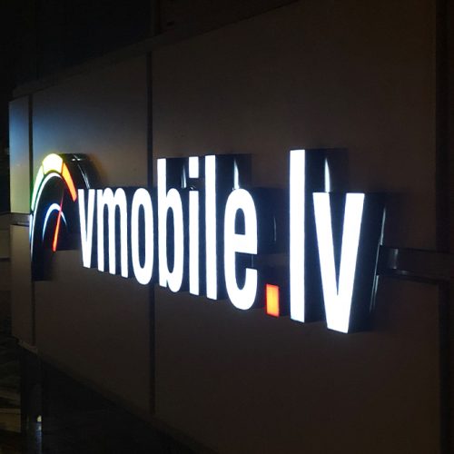 Sarežģīts elements un burti ar day/night gaismas filtru – VMobile.lv
